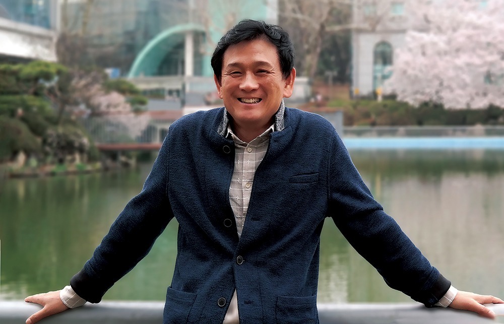 안성덕시인.jpg