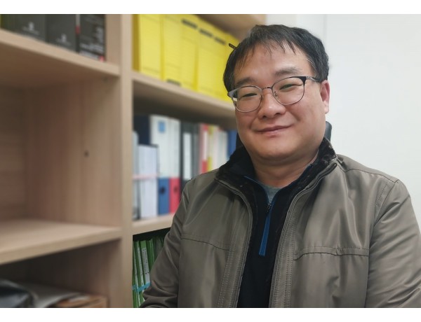 황동욱1-2-1000.jpg
