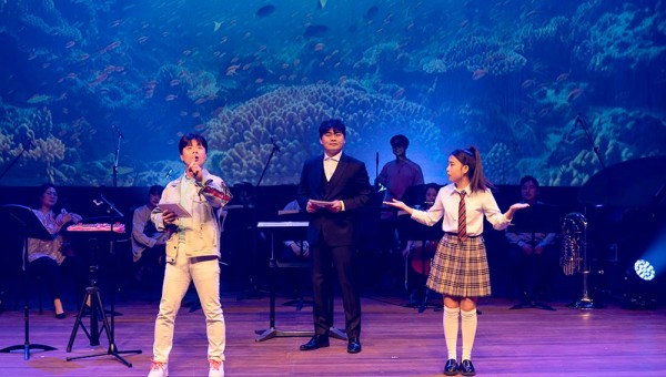 왼쪽부터 정재헌 성우, 최현이 지휘자, 유다연 배우.jpg