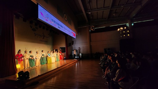 4.29(화) 미추홀학교에서 찾아가는 공연을 펼치는 인천시립무용단.jpg