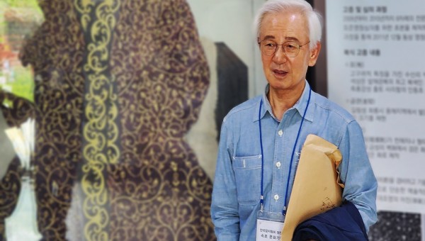김홍신6-1000.jpg