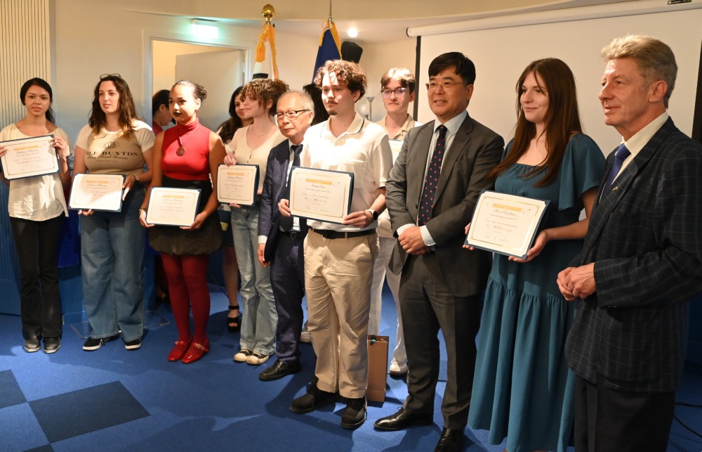 한불전통시의 밤-한글 시조 콩쿠르 수상자들.JPG