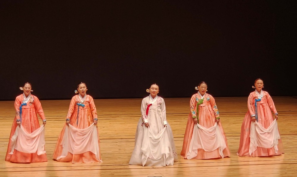 묘연국악예술단 신고산, 궁초댕기.jpg