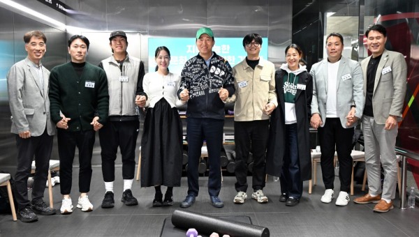 오세훈 서울시장이 10일(월) 영등포구 5호선 여의나루역 러너스테이션에서 열린 