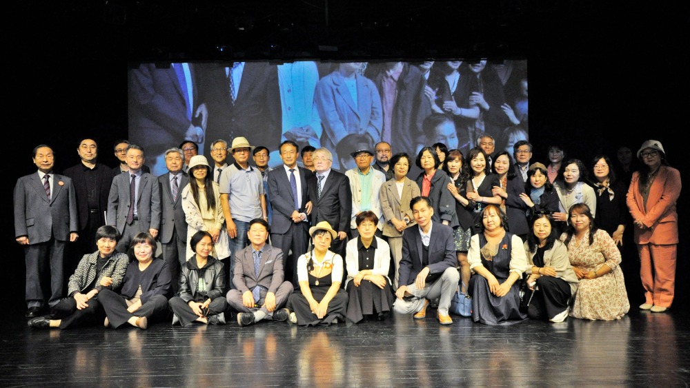 제16회 김구용시문학상 단체사진.jpg